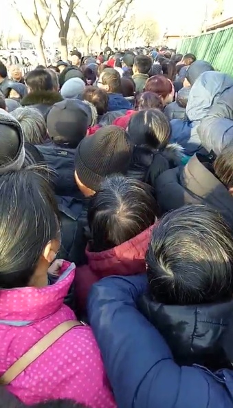 中国企业公正运营观察员忻伟忠：北京国家信访局被数万上访民众包围